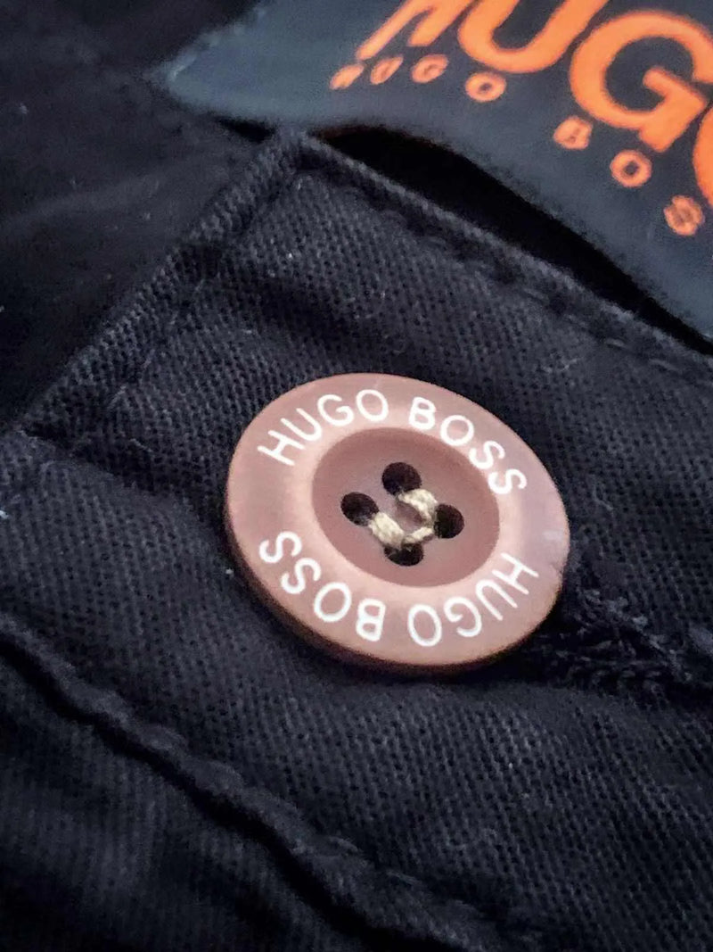 BERMUDA DE SARJA HUGO BOSS PRETA